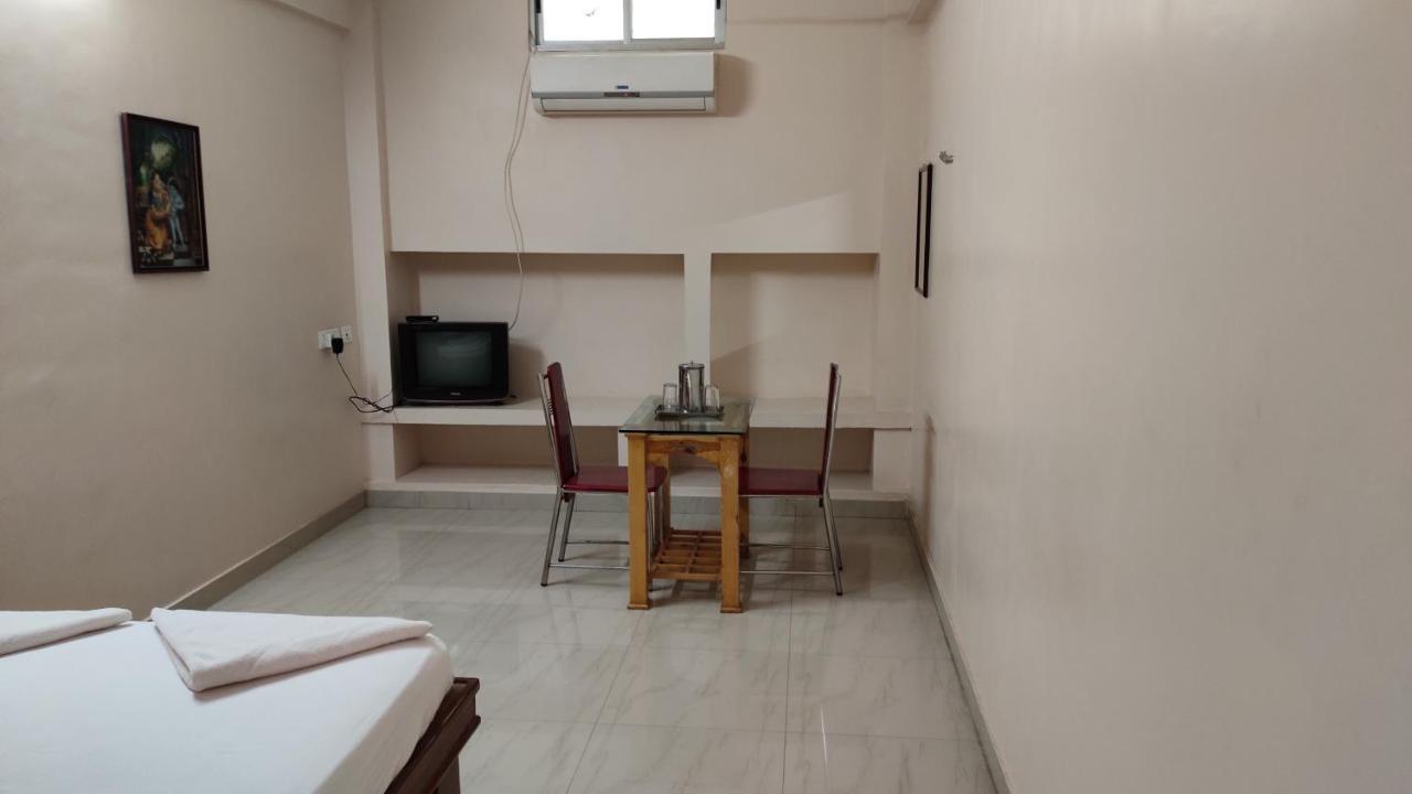 Sibi Lodge Coimbatore Exterior photo
